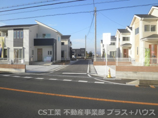 【前面道路含む現地写真】 | 前面道路含む現地写真です