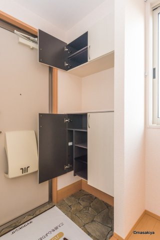 ロジュマン　デラッセの玄関|下駄箱