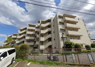 【外観】 | 南東角部屋・二面バルコニーのため採光・通風良好
裸足が気持ちの良い天然無垢材使用。