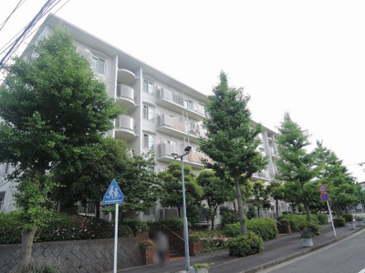 【外観】 | 磯子レインボーハイツ9-1号棟 | JR根岸線「磯子」駅徒歩15分。
静かに暮らしたい方におすすめです。