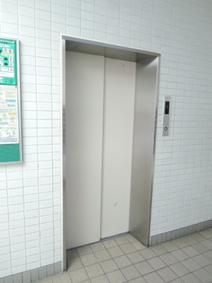 【その他共用部分】 | サンヴェール保土ヶ谷 | お買い物時やベビーカーの出し入れに便利なエレベーター付。