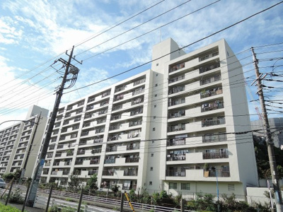 【外観】 | 六浦荘団地B棟 | 3階部分・南向きにつき日当たり良好です
家族と会話が弾む対面キッチン採用です♪