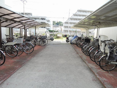 【その他共用部分】 | 六浦荘団地B棟 | 駐輪場