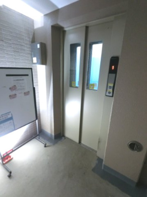 【その他共用部分】 | ネオマイムサザンステージ | お買い物時やベビーカーの出し入れに便利なエレベーター付。
。