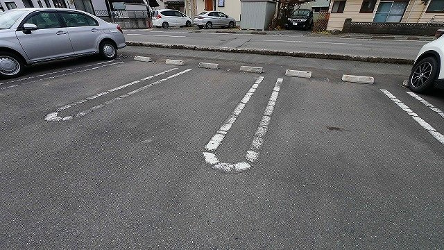 カーサボニータⅡの駐車場