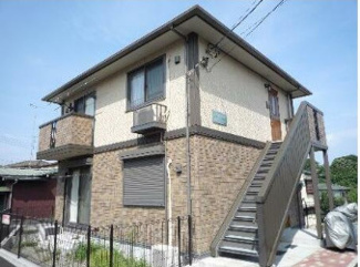 【外観】 | ツートンカラーの2階建てファミリー向けアパート