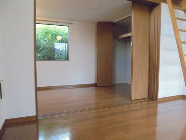ＡＬＦＲＥＳＣＯの洋室