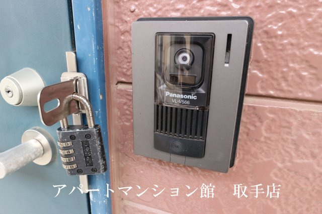 エルディム茂作の玄関