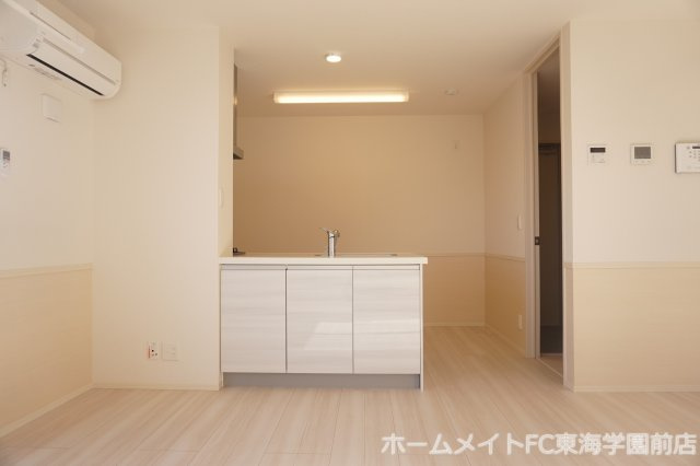 熊本市東区長嶺東５丁目のアパートの居間・リビング