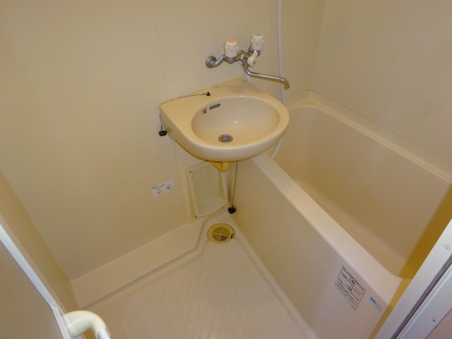 一不二ビルの浴室