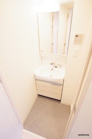 プレサンス新大阪ストリーム　仲介手数料無料の洗面所