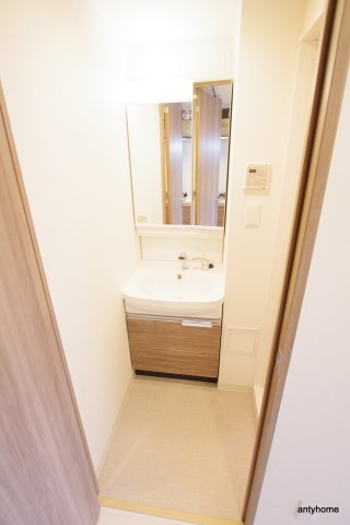 プレサンス新大阪ストリーム　仲介手数料無料の洗面所