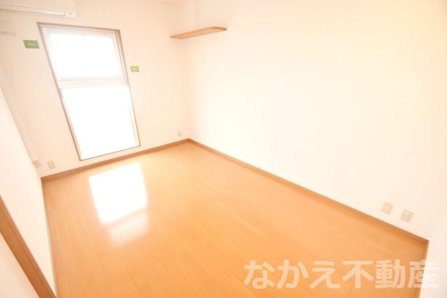 【寝室】 | 落ち着いた色調の寝室です