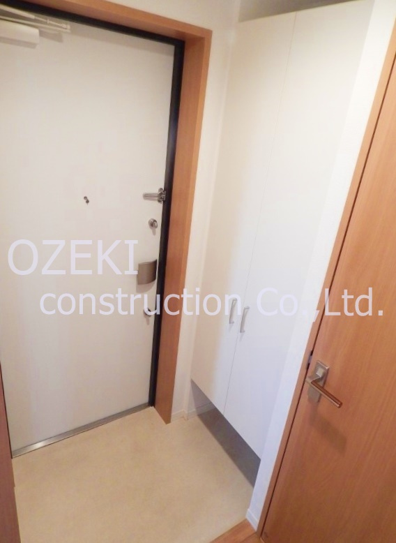 旭ビルサンライズレジデンスの玄関