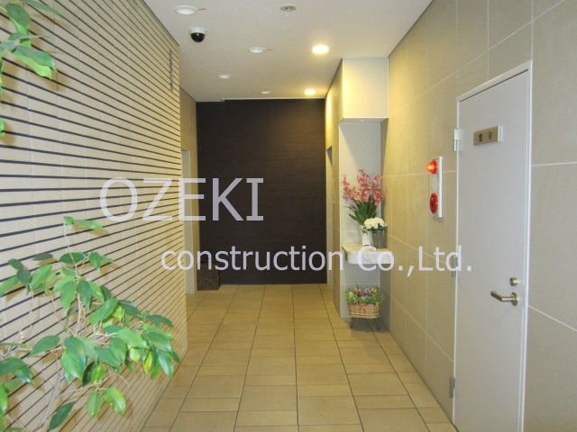 旭ビルサンライズレジデンスのエントランス