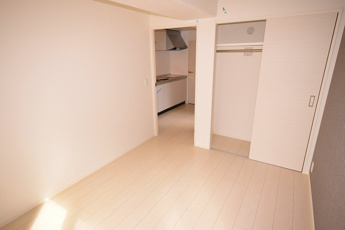 【寝室】 | 収納もあります