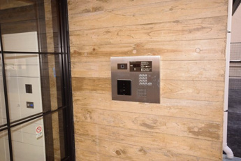 【セキュリティ】 | 鍵を持っているだけで開きます