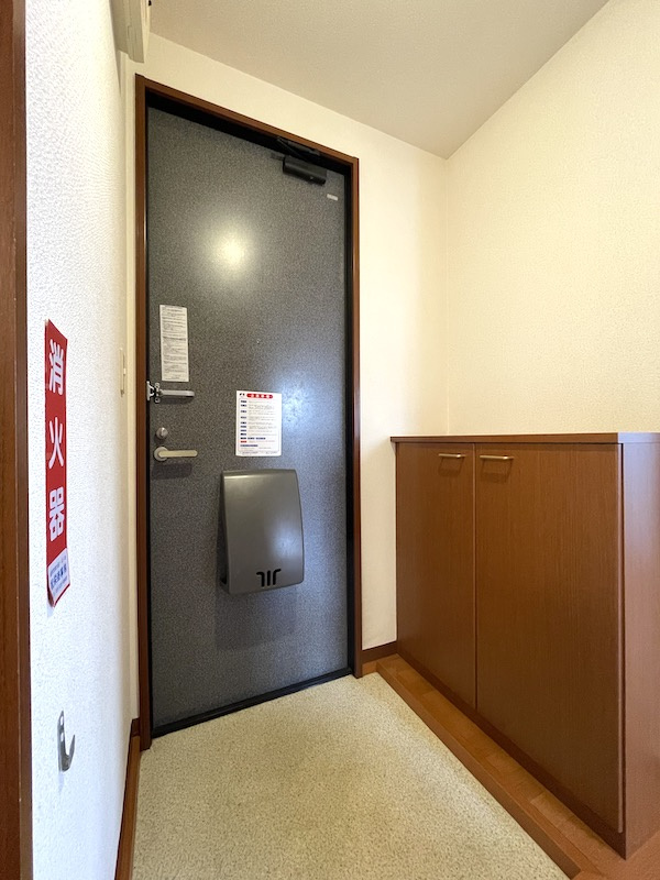 ディアス盛南の玄関