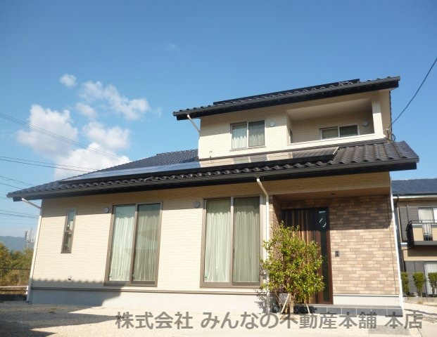 鳥栖小学校校区　無垢材使用の外観