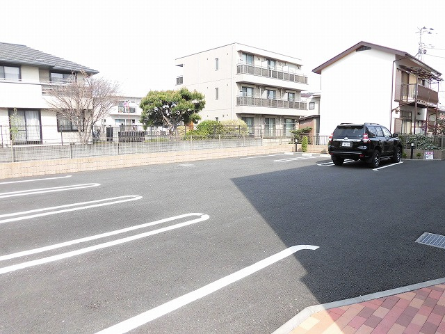 ルクリアの駐車場