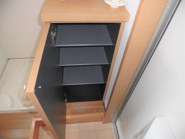 コモハウスARUGOの玄関