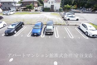 【駐車場】