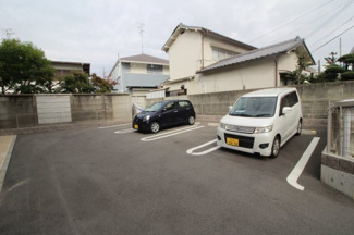 【駐車場】