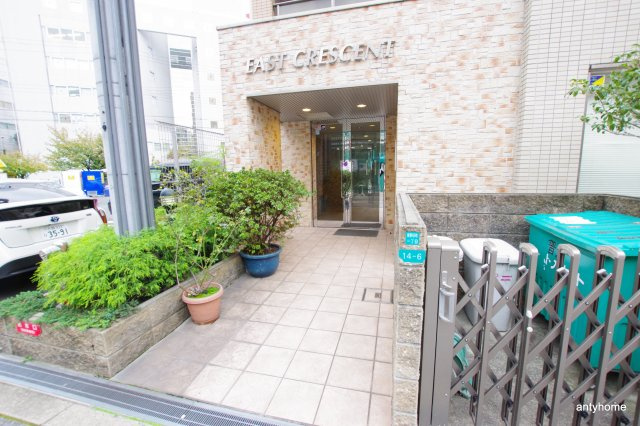 イーストクレセント　仲介手数料無料のエントランス