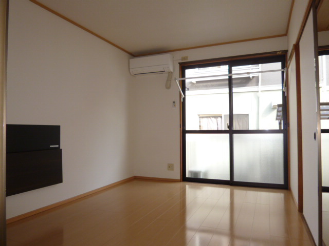 ドリーム神田の居間・リビング|洋室