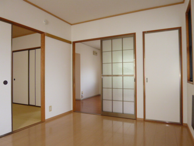 ドリーム神田の居間・リビング|洋室