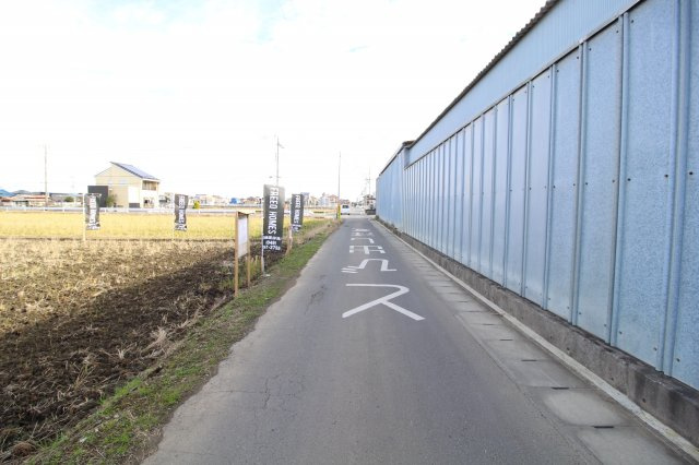 川越市上寺山　建築条件なし売地　東武東上線『川越駅』バス16分　【山田小学区】の前面道路含む現地写真|前面道路4.0m公道