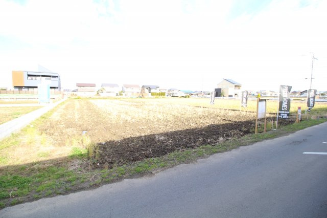 川越市上寺山　建築条件なし売地　東武東上線『川越駅』バス16分　【山田小学区】の外観|コンビニが近いので急なお買い物に便利