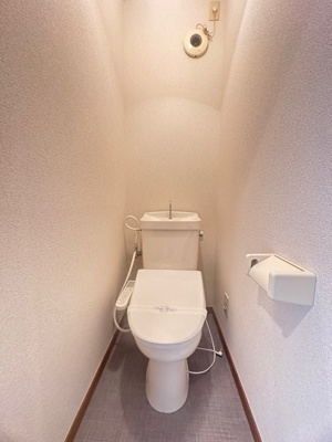 【トイレ】 | ヴィラ勝田橋 | トイレは温水洗浄便座付き♪人気のバストイレ別です♪トイレが独立していると使いやすいですよね☆