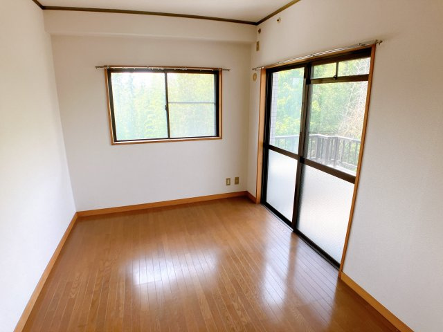 サンヒルズ高山の洋室