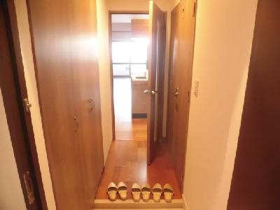 SIL・ELA御所南（シルエラ御所南）の内装|玄関から～