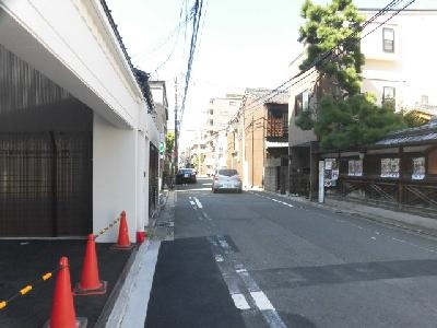 SIL・ELA御所南（シルエラ御所南）の周辺|前面道路