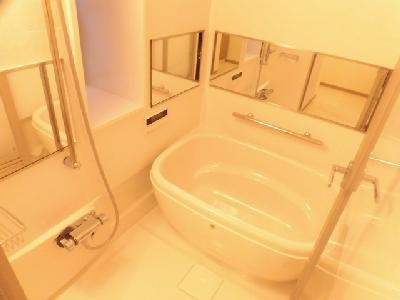 SIL・ELA御所南（シルエラ御所南）の浴室|追い焚き機能付バス・浴室乾燥機能も