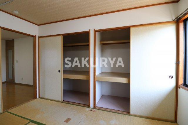 坂上方貸家の収納|現況と異なる場合がございます。