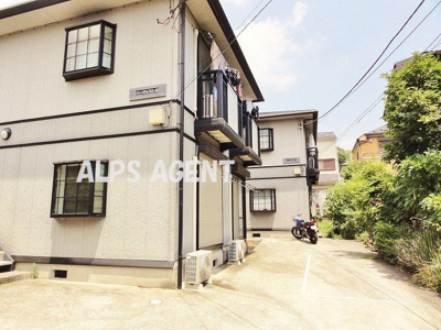 【外観】 | ハーヴェストビー棟 | 閑静な住宅街に位置し、住環境良好。