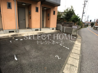 【駐車場】
