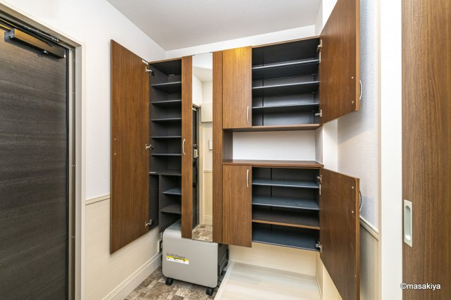 ライフコア吉田小町の玄関