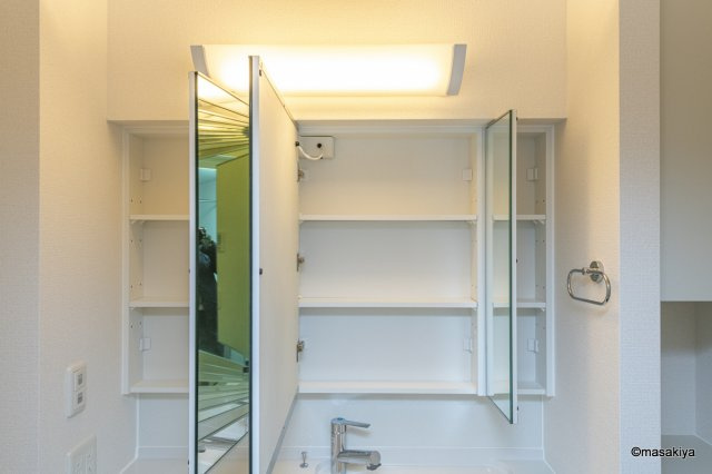 ライフコア吉田小町の洗面所