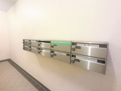 【その他共用部分】 | けやきが丘住宅18号棟 | 集合ポストです。
郵便物はこちらからお取りください。