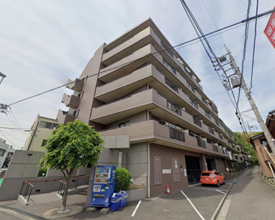 【外観】 | ビックヴァン二俣川伍番館 | 5階角部屋・二面採光につき日当たり良好。
廊下側は人通りが少なく、住まいの独立性を高める玄関ポーチ付♪