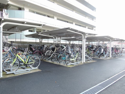 【その他共用部分】 | ポレスター金沢八景 | 駐輪場です。
屋根がついております。