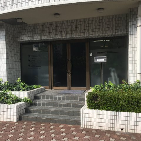 ライオンズマンション天神南のエントランス