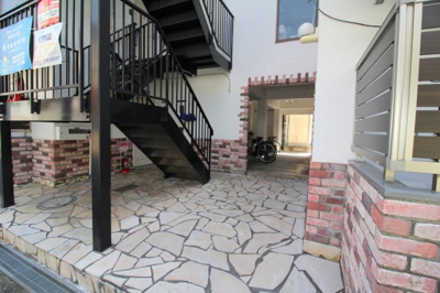 【エントランス】 | シャトル桜塚