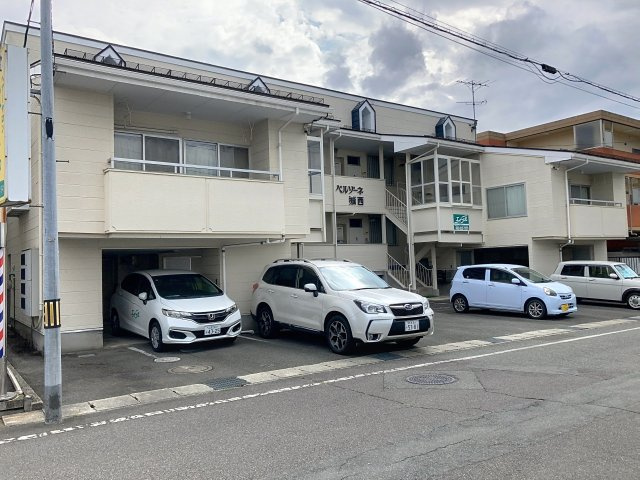 ベルゾーネ城西の駐車場