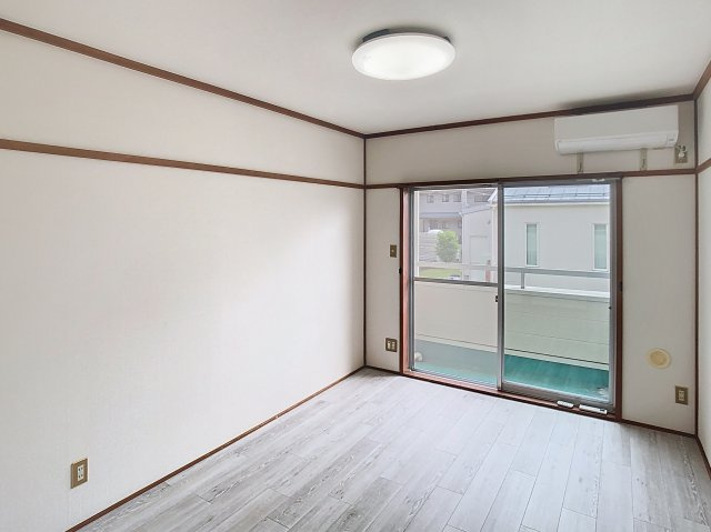 ベルゾーネ城西の居間・リビング