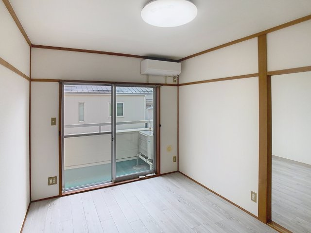 ベルゾーネ城西の洋室